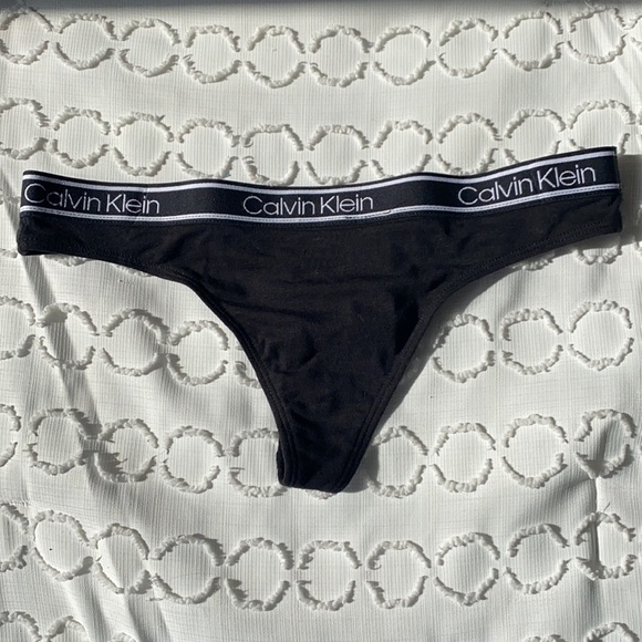 Calvin Klein underwear thongs - Picture 6 of 7